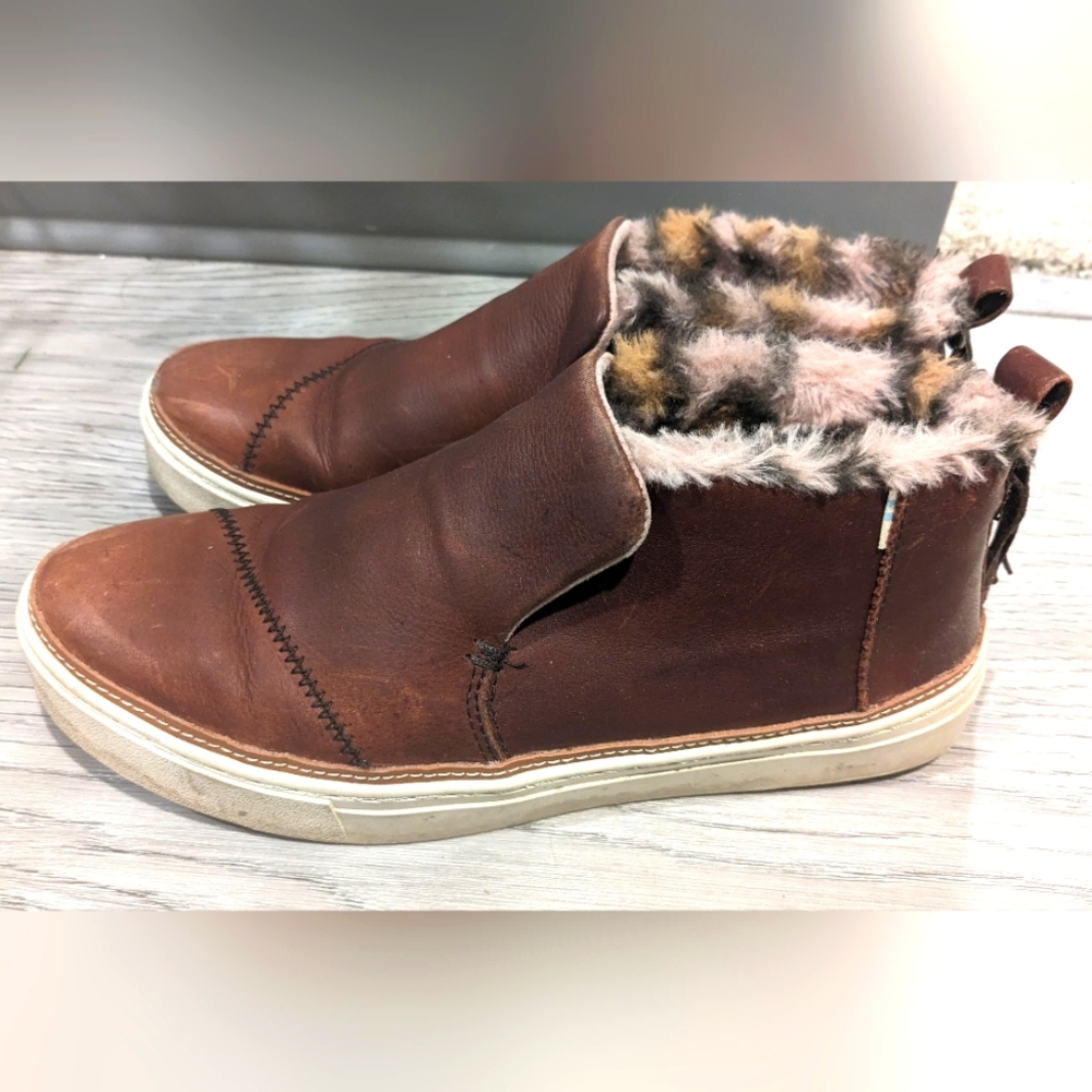 TOMS Paxton Leather Slip On Chukka Size 9 Brown Leather Leopard Faux Fur Lined